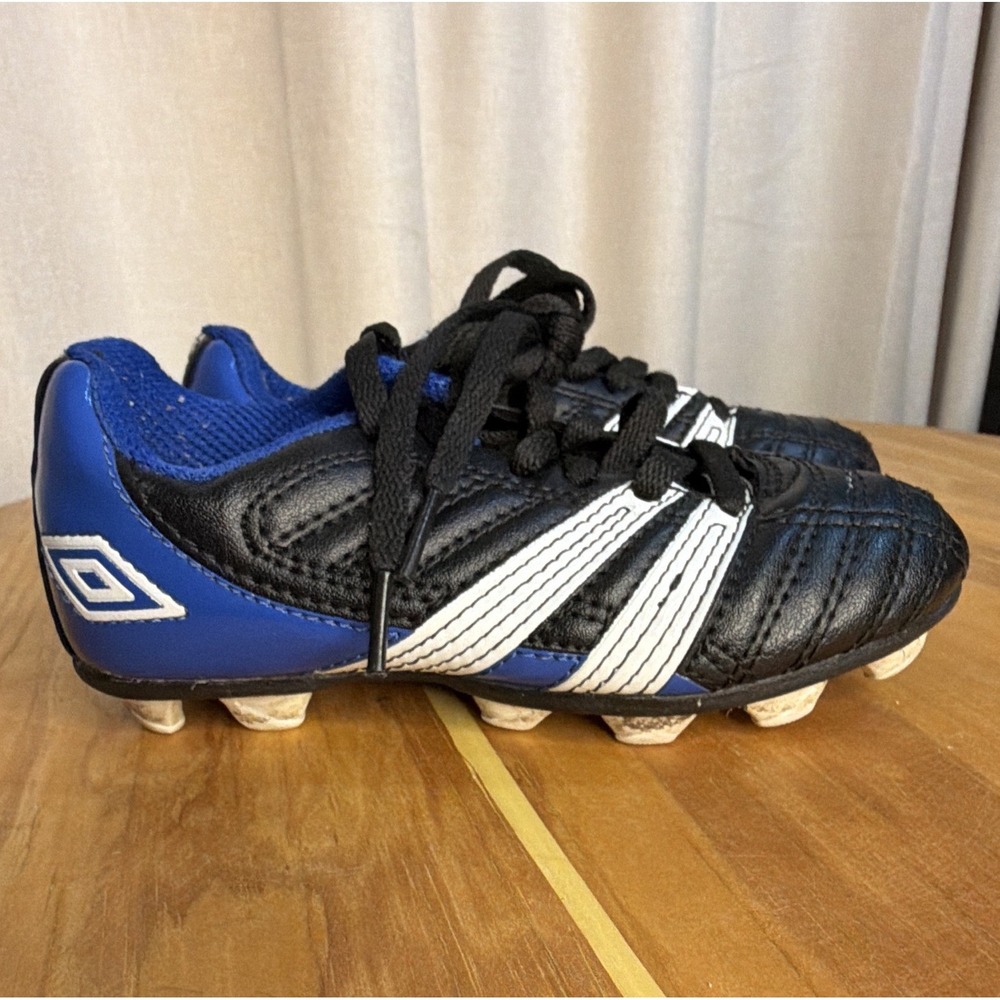 Umbro Youth Soccer Cleats - Black/Blue/White, Type: Cleats, US Size 10K